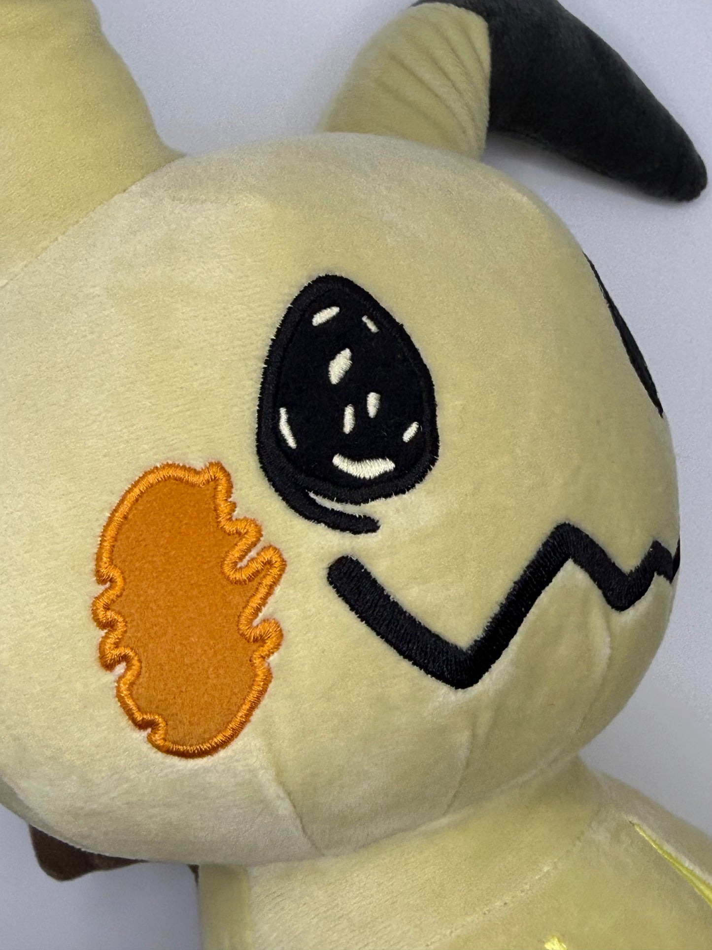 eevolvd mimikyu attack version meccha mufogutto design direkt fran Japan irl front scary view but in the face