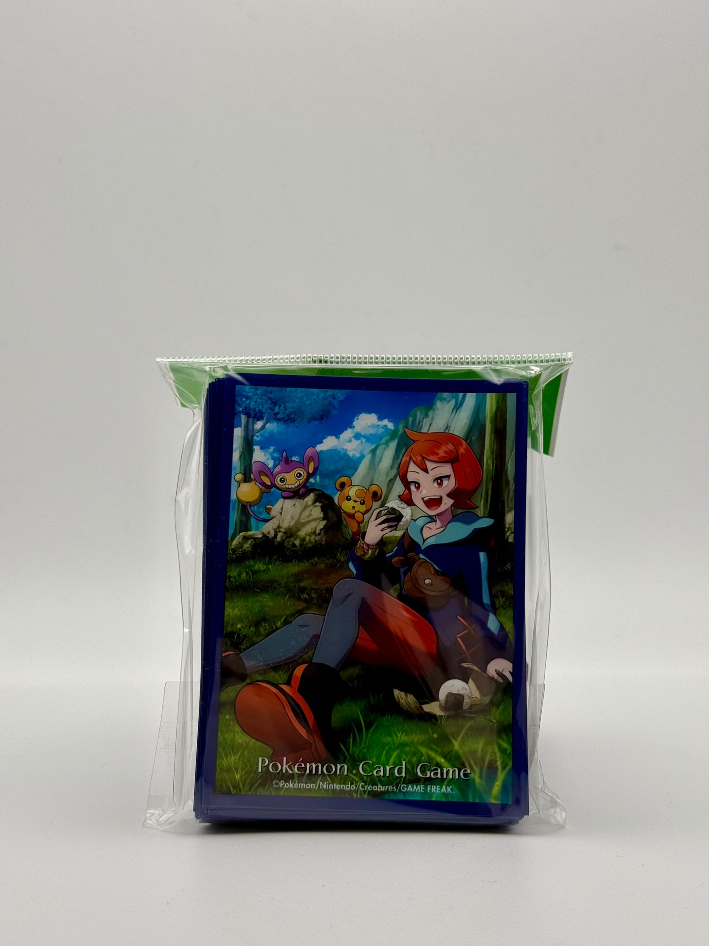 Eevolvd Arezu Sleeves med sleeves till deck eller din samling sedd framifran direkt fran Pokemon Center Japan