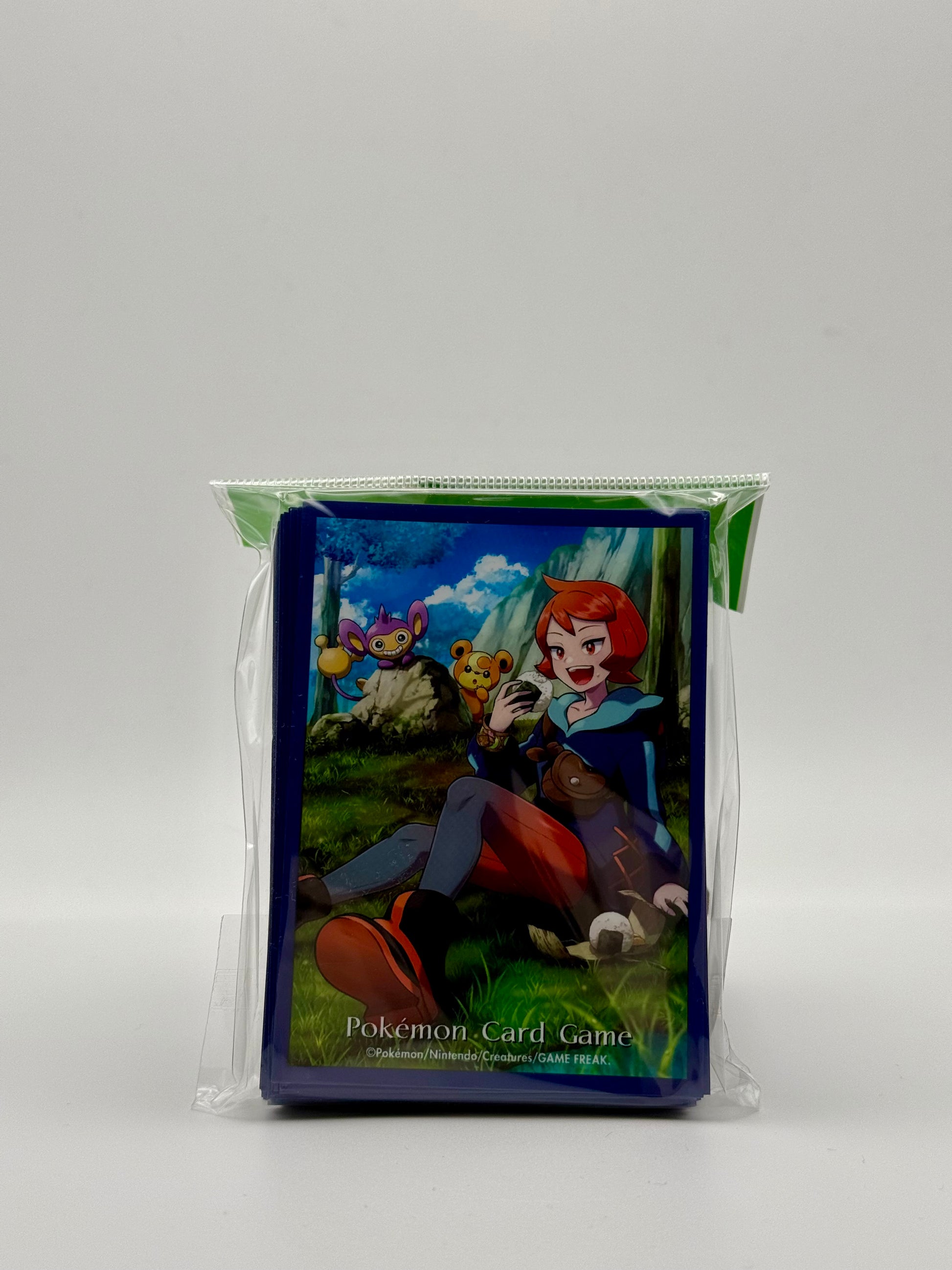 Eevolvd Arezu Sleeves med sleeves till deck eller din samling sedd framifran direkt fran Pokemon Center Japan