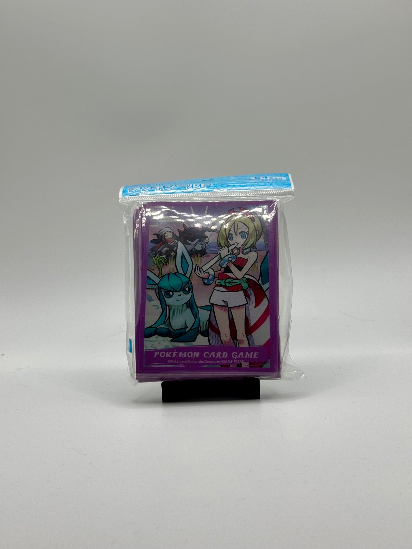 Eevolvd Glaecon Pokemon Center Kort sleeve med exklusiv konst med fokus pa framsidan direkt fran Pokemon Center Japan