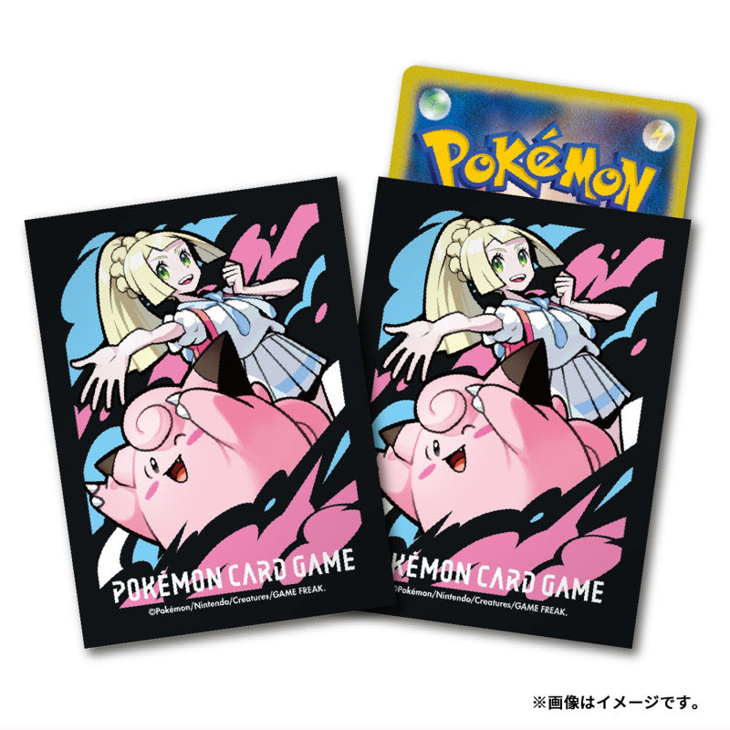 Eevolvd Lillie och Clefairy Pokemon Center Kort sleeve med exklusiv konst med konsten i fokus direkt fran Pokemon Center Japan