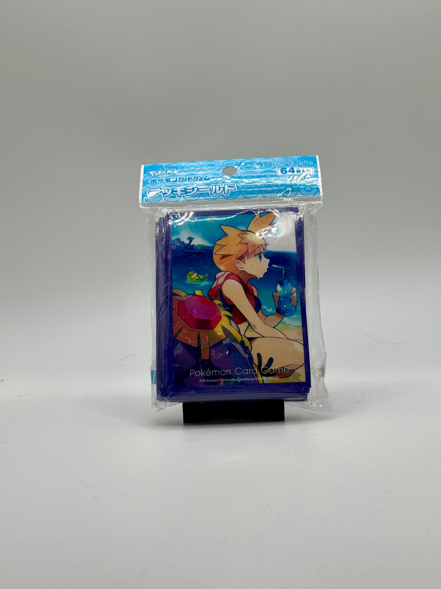 Eevolvd Misty Pokemon Center Kort sleeve med exklusiv konst med fokus pa framsidan direkt fran Pokemon Center Japan