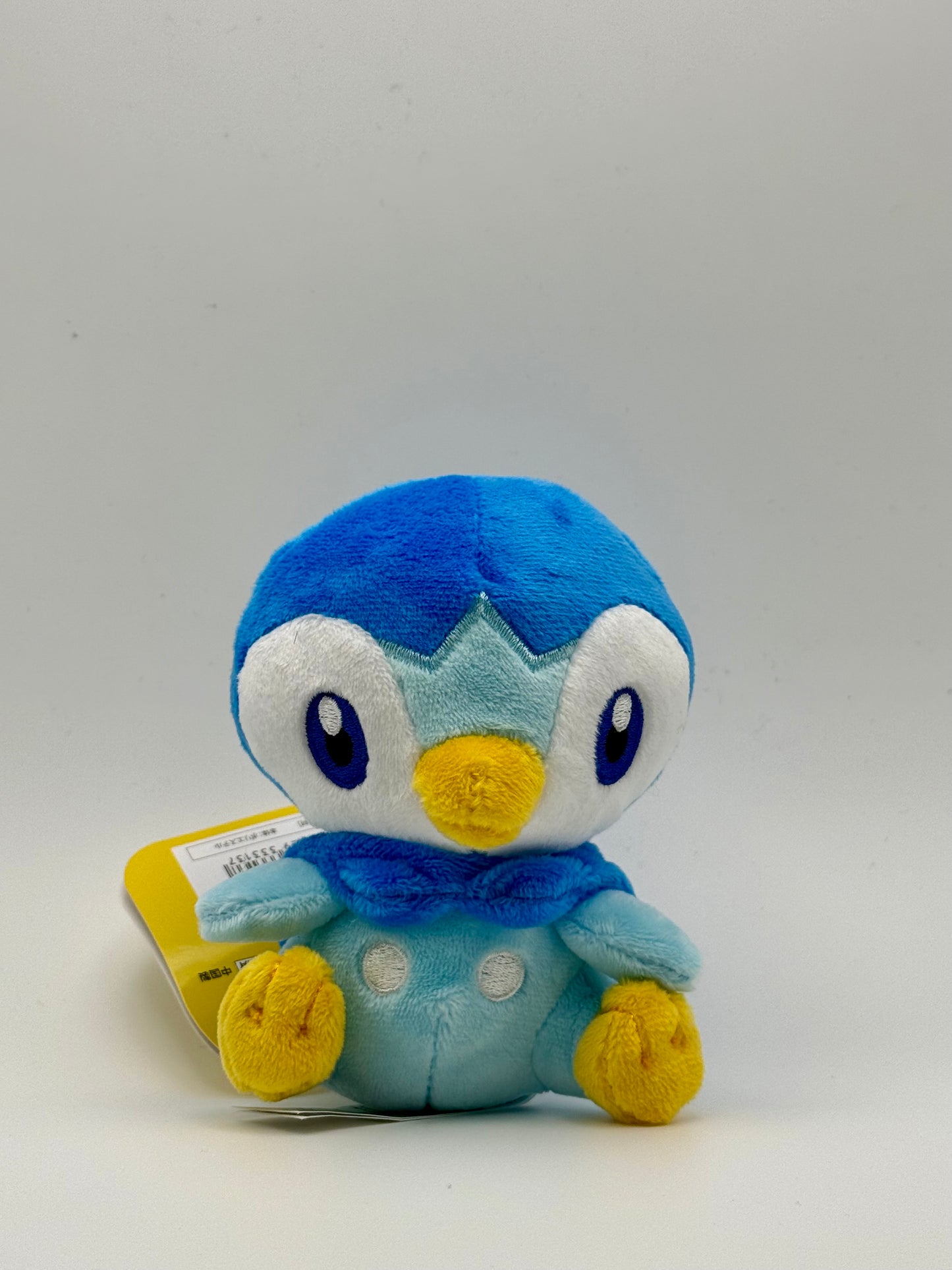 Eevolvd Piplup Pokemon Fit Plush med skön päls med framsidan i fokus direkt fran Pokemon Center Japan