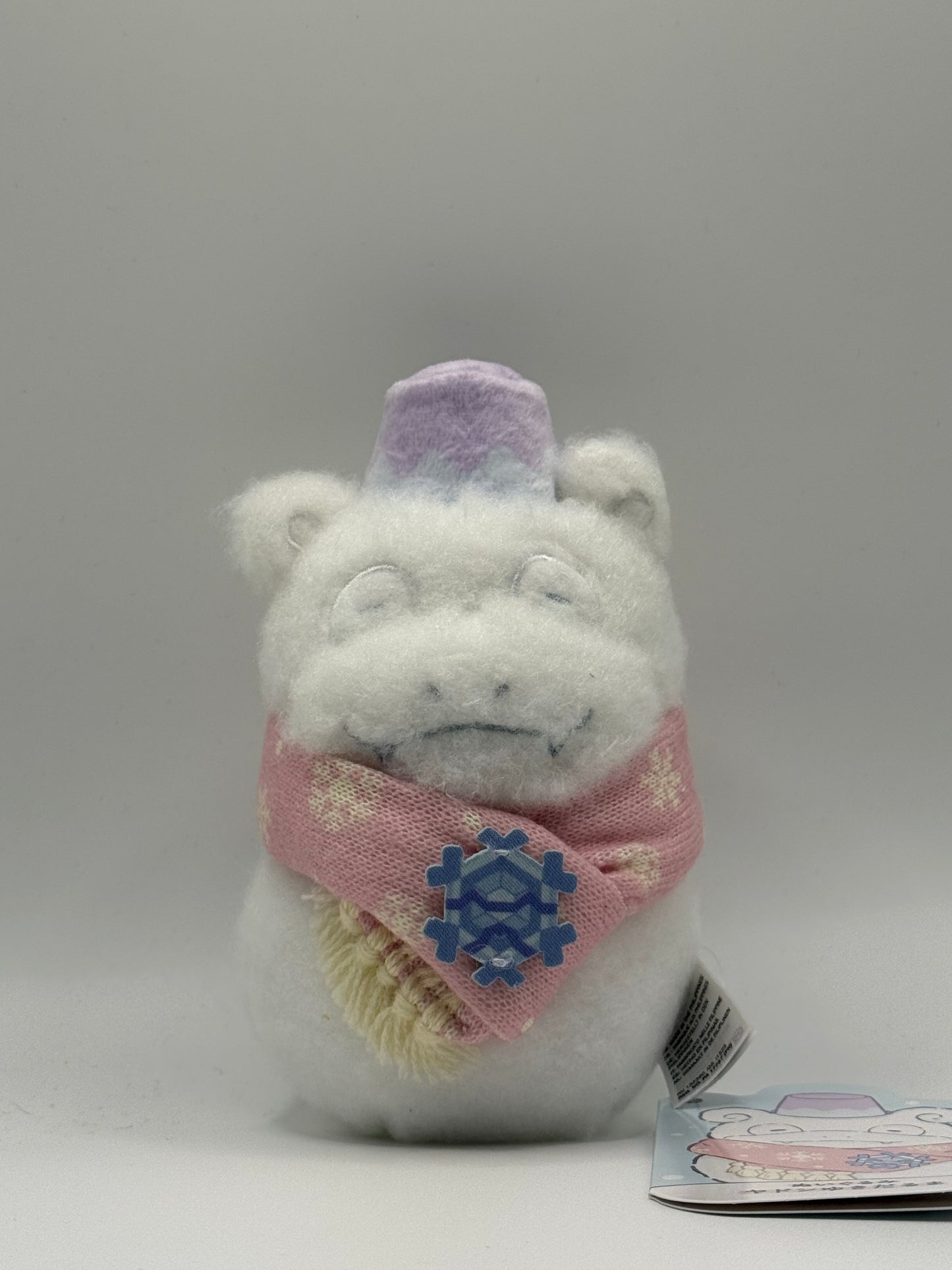 Eevolvd SlowPoke Plush med halsduk och hatt med bild från framsidan direkt fran Pokemon Center Japan