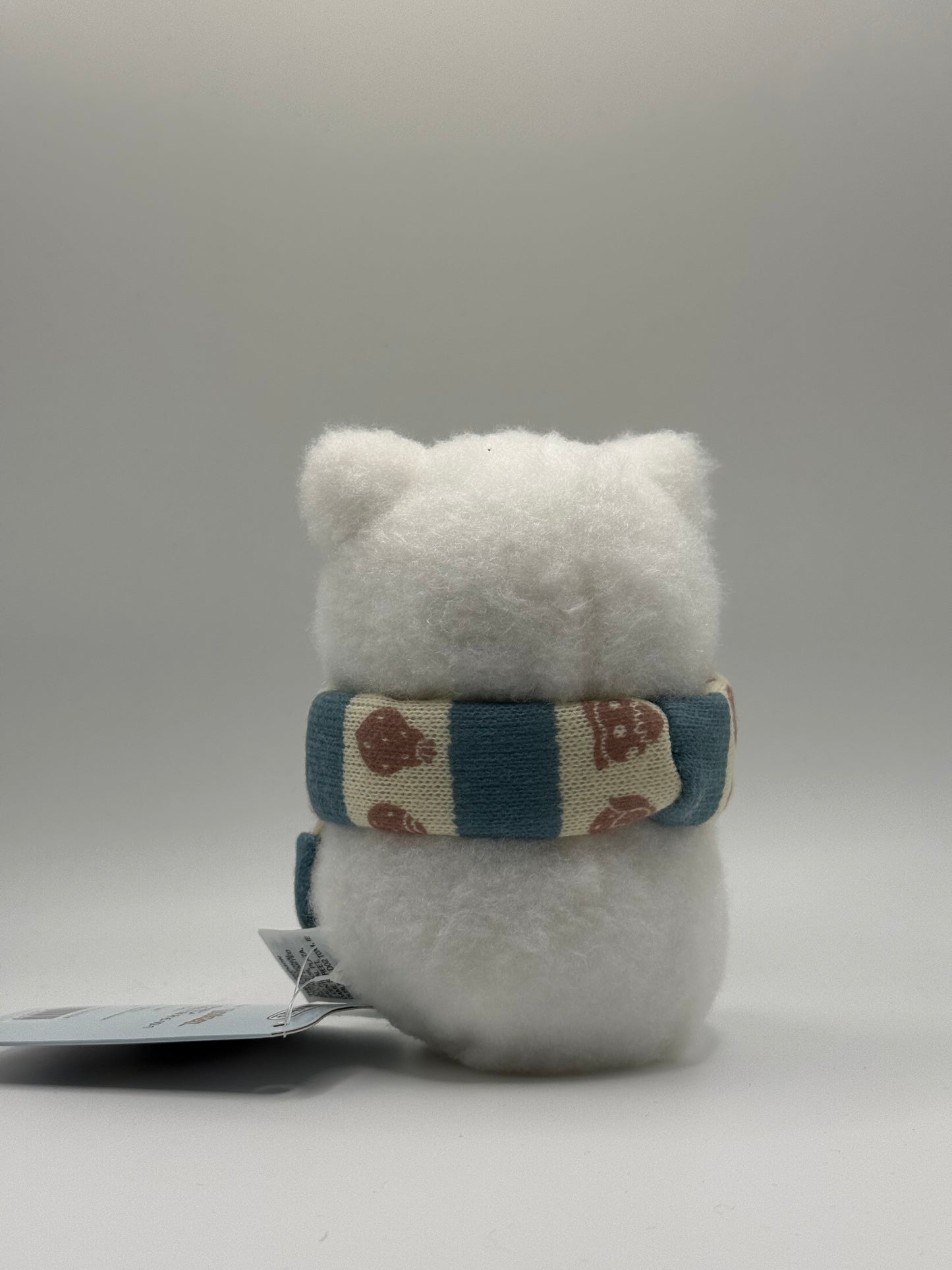 Eevolvd snorlax plush med halsduk och vinter tema hur det ser ut i verkligheten fran baksidan direkt fran Pokemon Center Japan