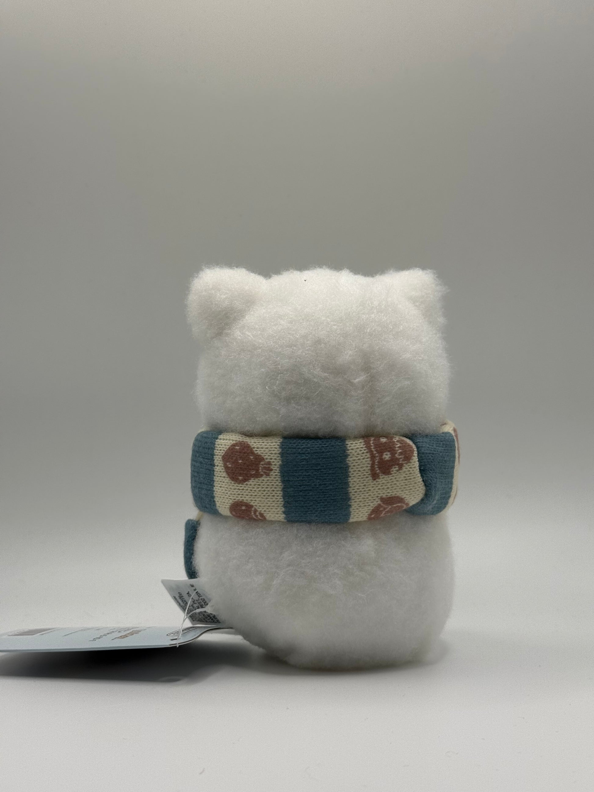 Eevolvd snorlax plush med halsduk och vinter tema hur det ser ut i verkligheten fran baksidan direkt fran Pokemon Center Japan